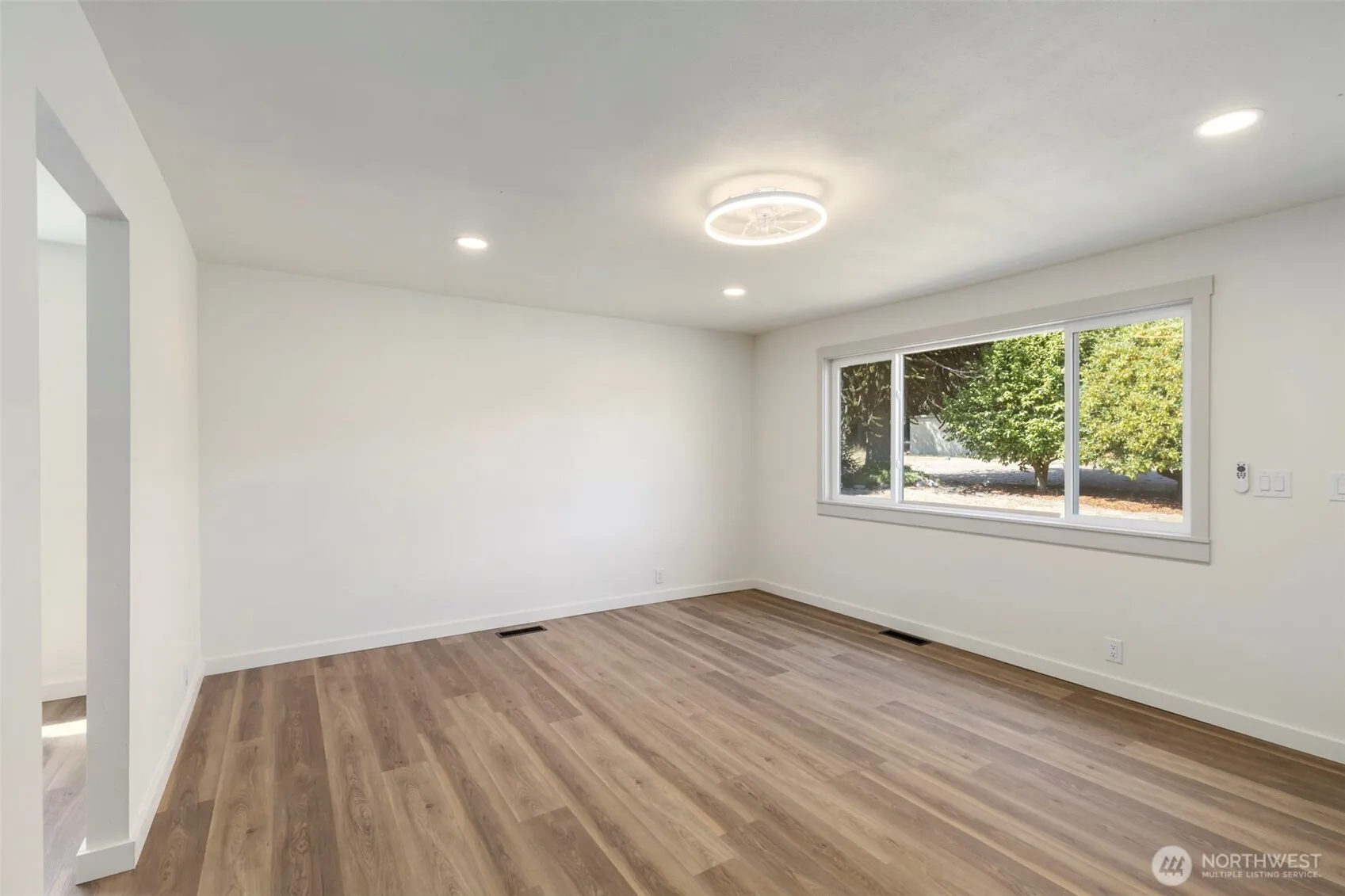 Property photo for 655 Pearl St, Bremerton photo 5