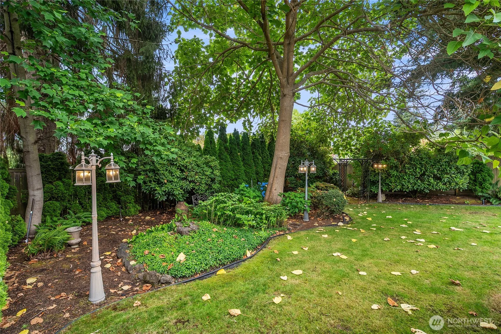 Property photo for 2658 35th Avenue W, Seattle photo 5