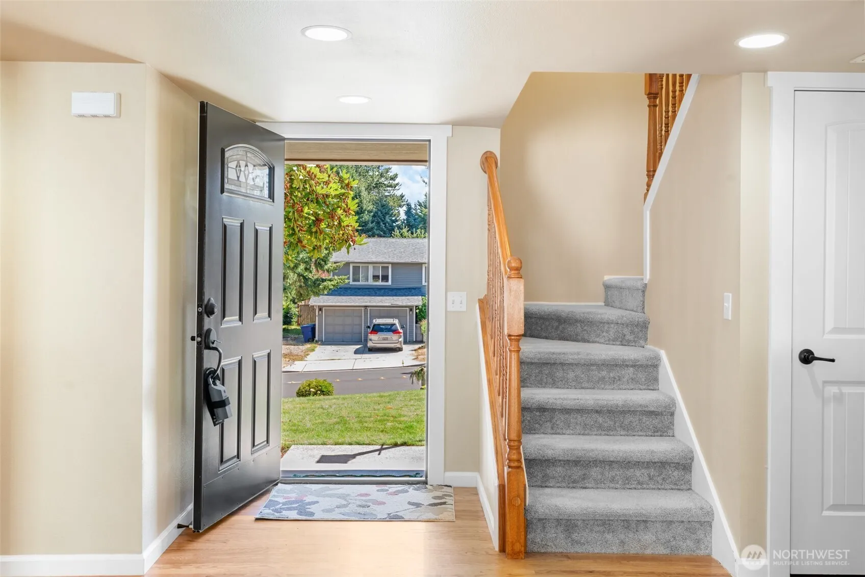 Property photo for 6573 123rd Avenue Se, Bellevue photo 2