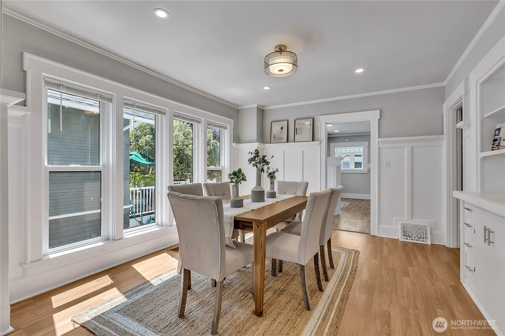 Property photo for 3829 Burke Avenue N, Seattle photo 3