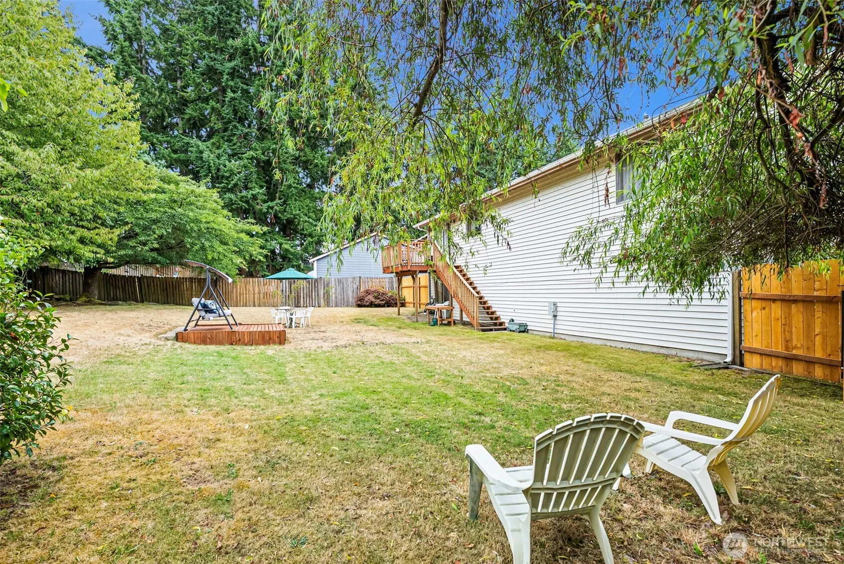 Property photo for 8423 Hickory Place Ne, Bremerton photo 4