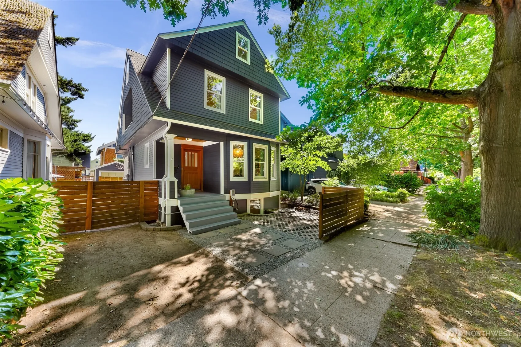 Property photo for 926 22nd Avenue, Seattle photo 2