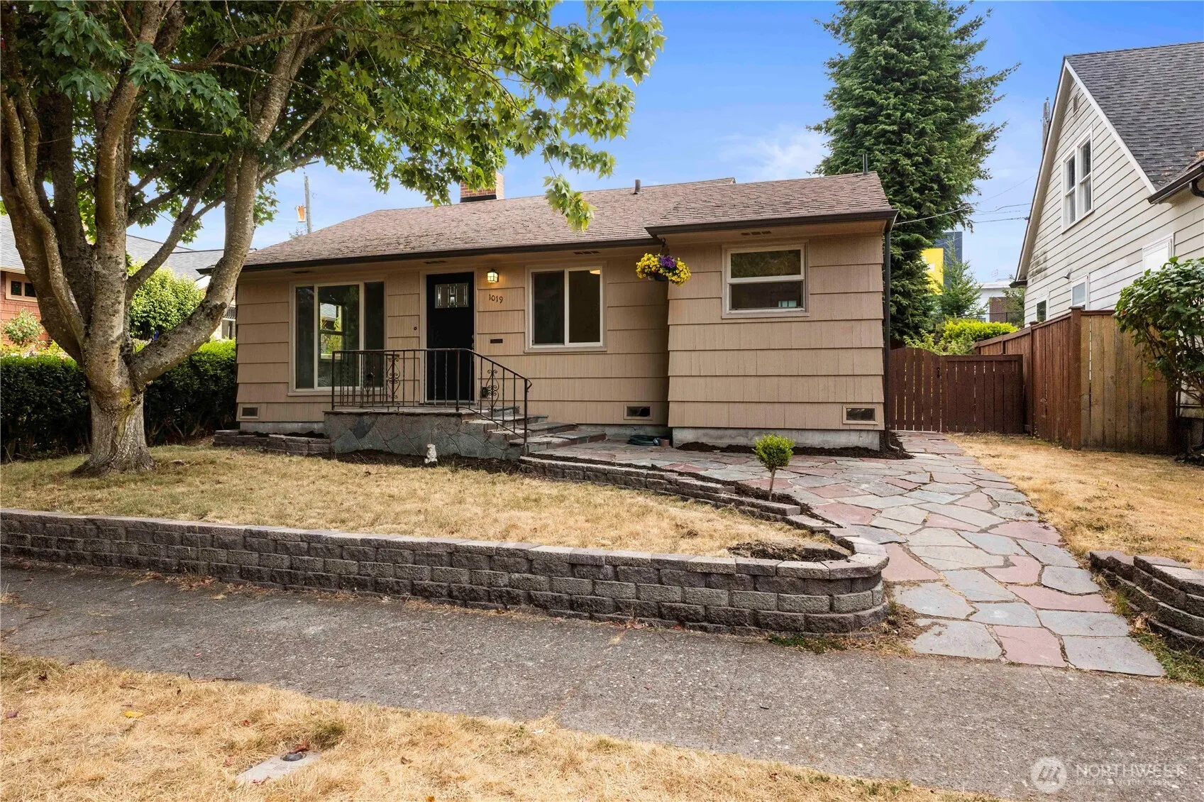 Property photo for 1019 N Oakes Street, Tacoma