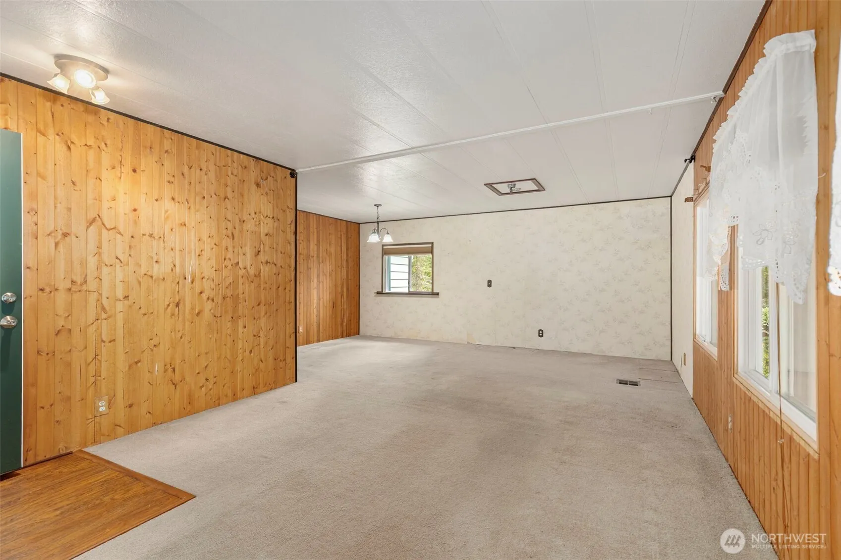 Property photo for 940 Yoder Lane Ne, Bremerton photo 3