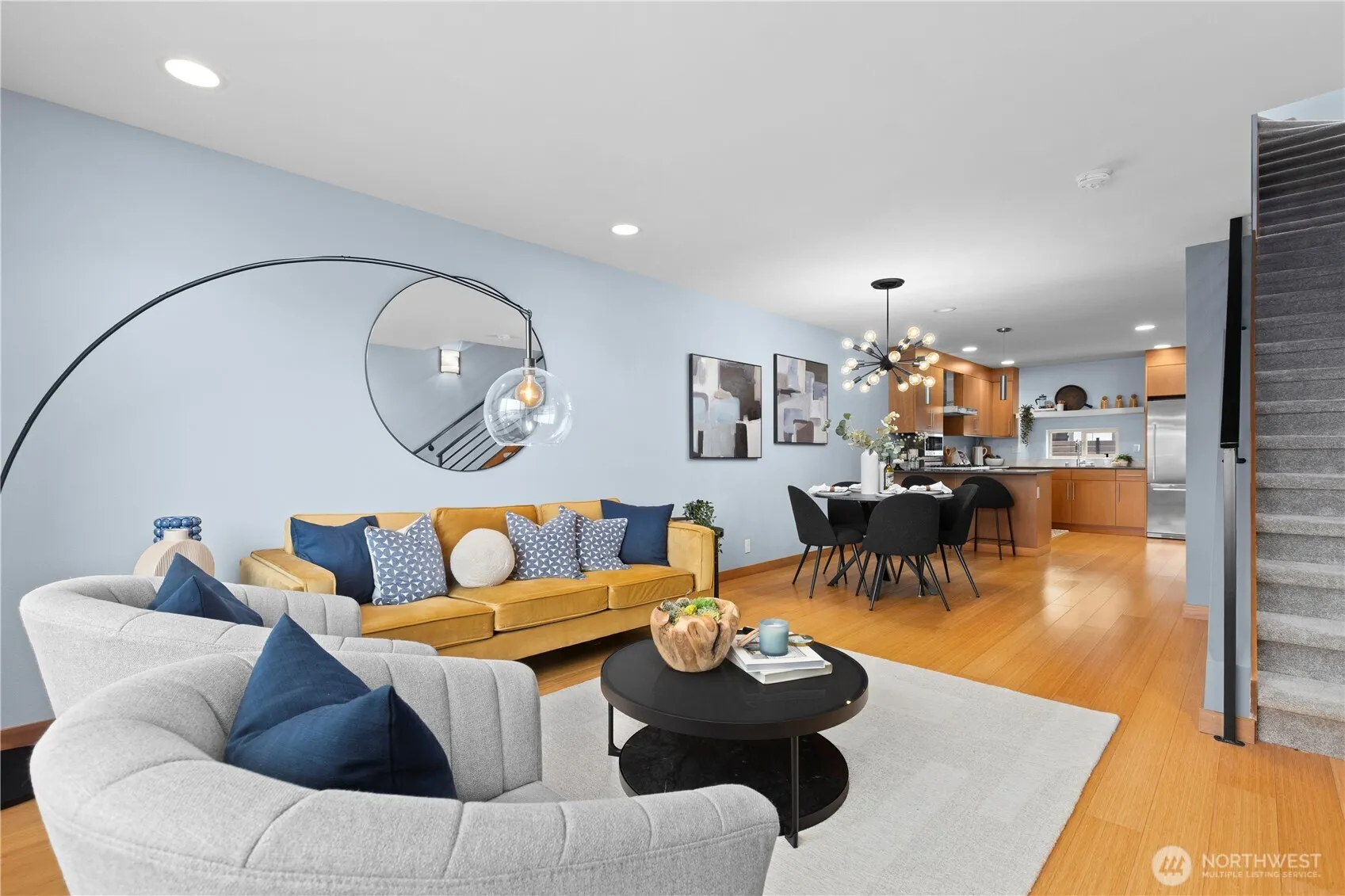 Property photo for 4710 37th Avenue Sw #b, Seattle photo 2