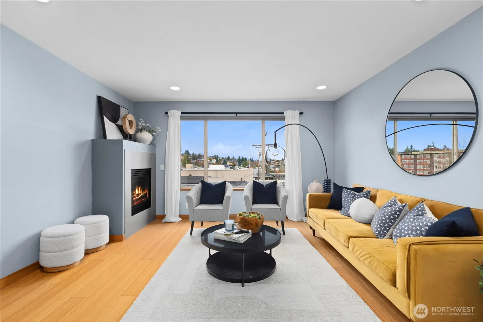 Property photo for 4710 37th Avenue Sw #b, Seattle photo 4