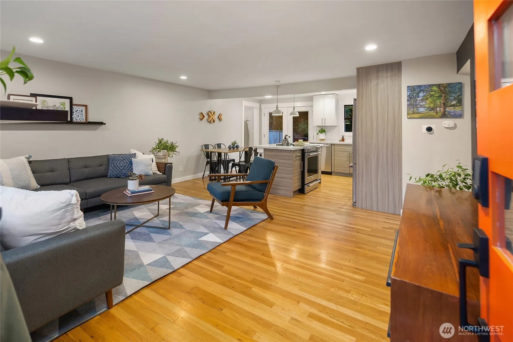 Property photo for 14047 Burke Avenue N, Seattle photo 4