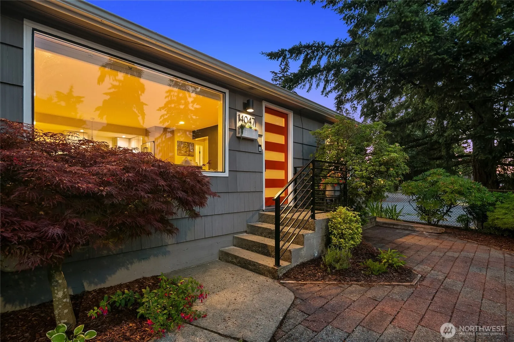 Property photo for 14047 Burke Avenue N, Seattle photo 3