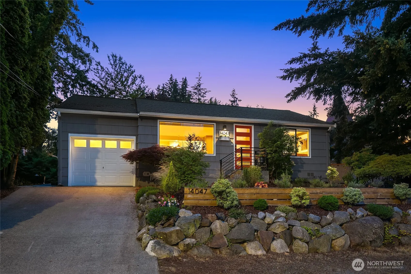 Property photo for 14047 Burke Avenue N, Seattle photo 2