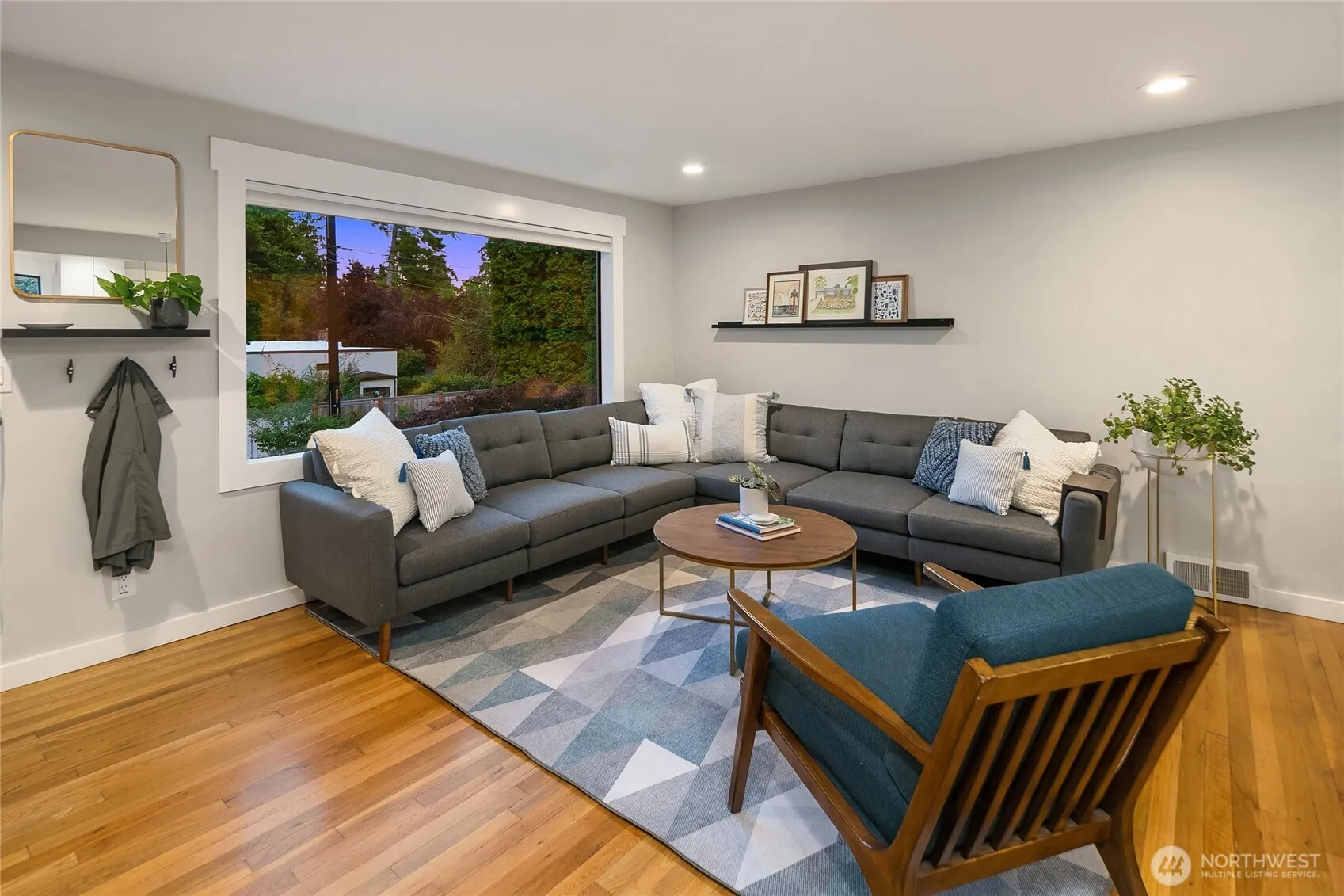Property photo for 14047 Burke Avenue N, Seattle photo 5