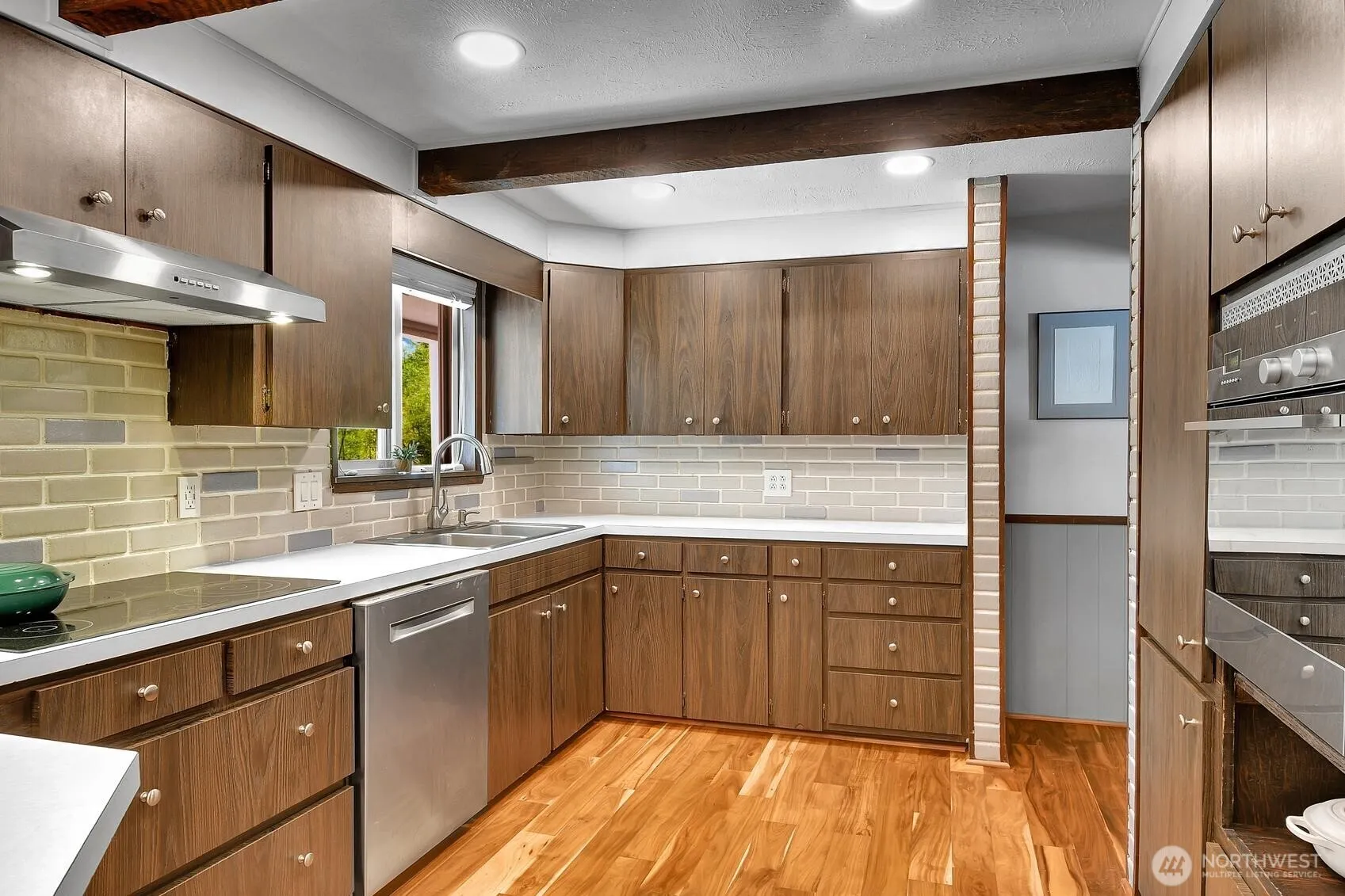 Property photo for 13811 Beverly Park Road, Lynnwood photo 5