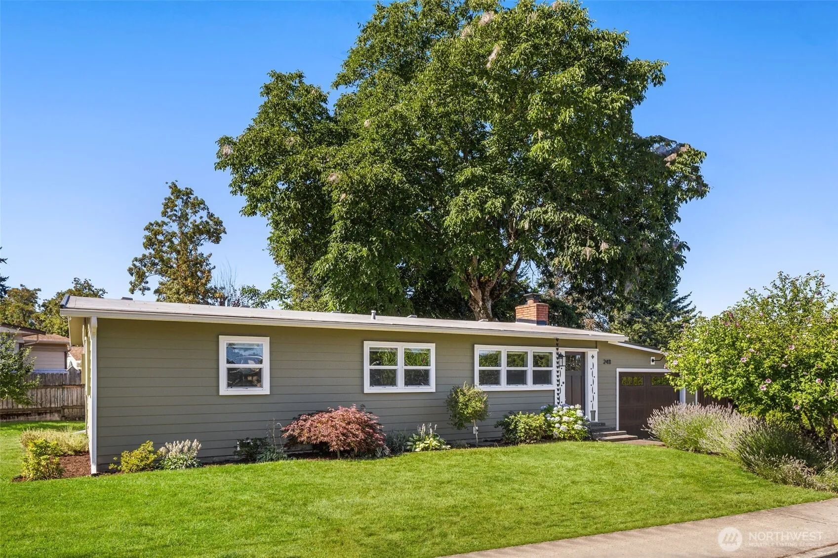 Property photo for 2411 Ne 7th St, Renton photo 4