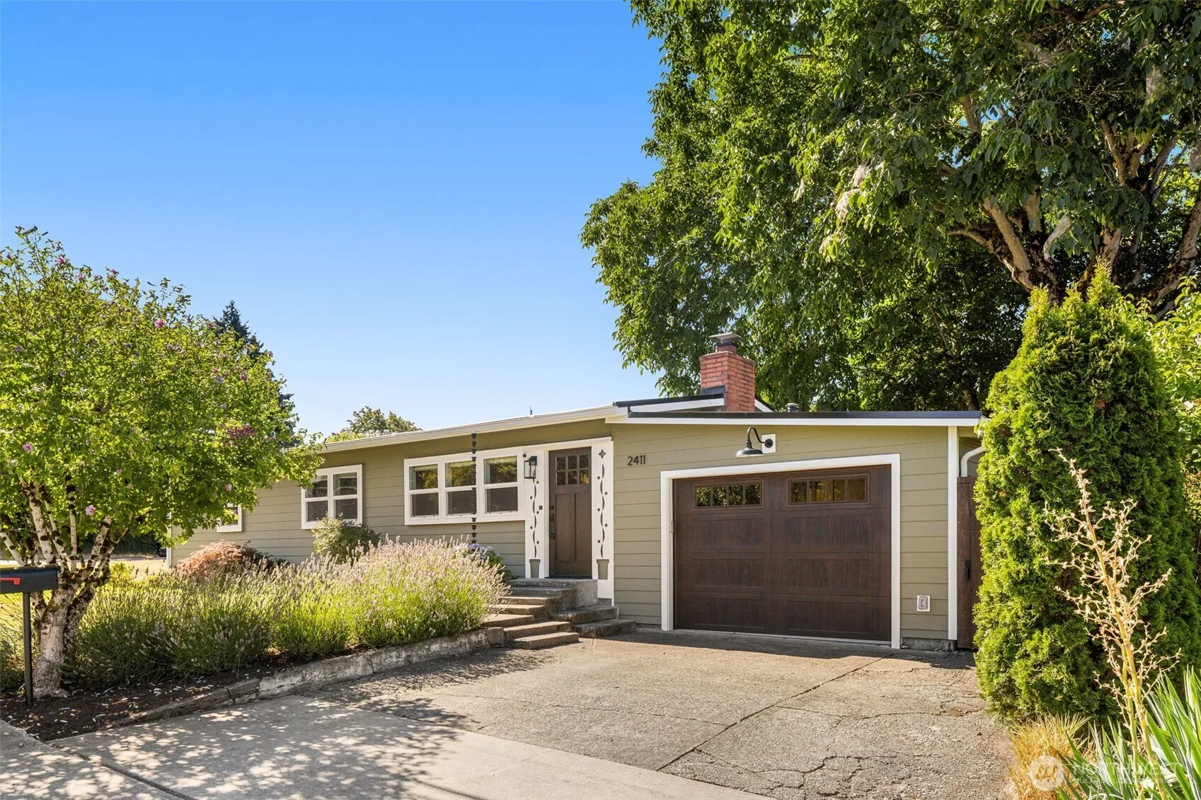 Property photo for 2411 Ne 7th St, Renton photo 3