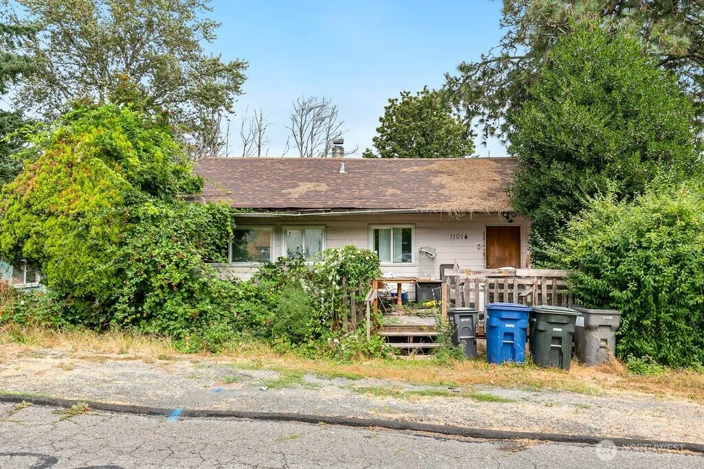 Property photo for 11014 26th Avenue S, Seattle photo 2