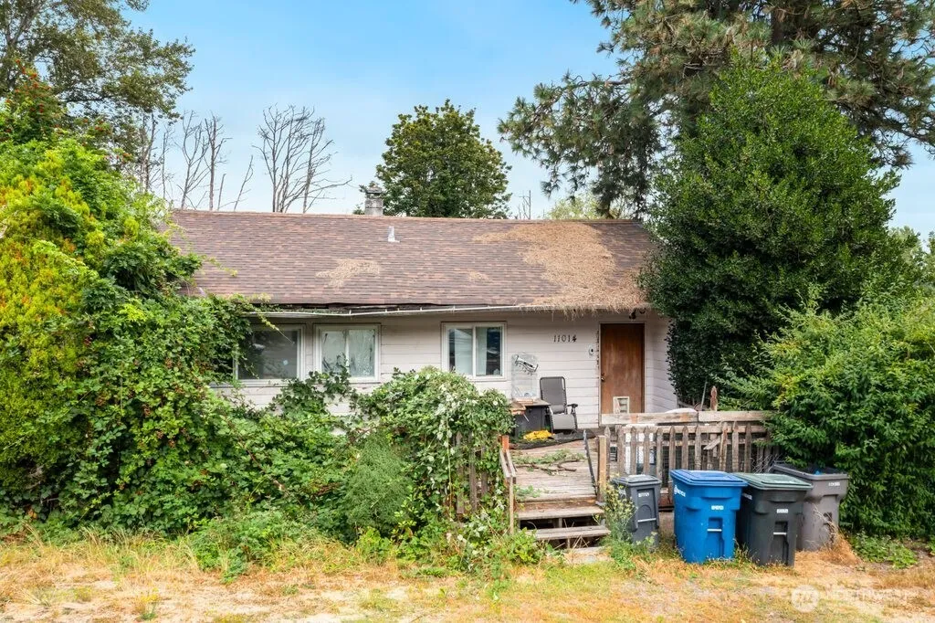 Property photo for 11014 26th Avenue S, Seattle photo 3