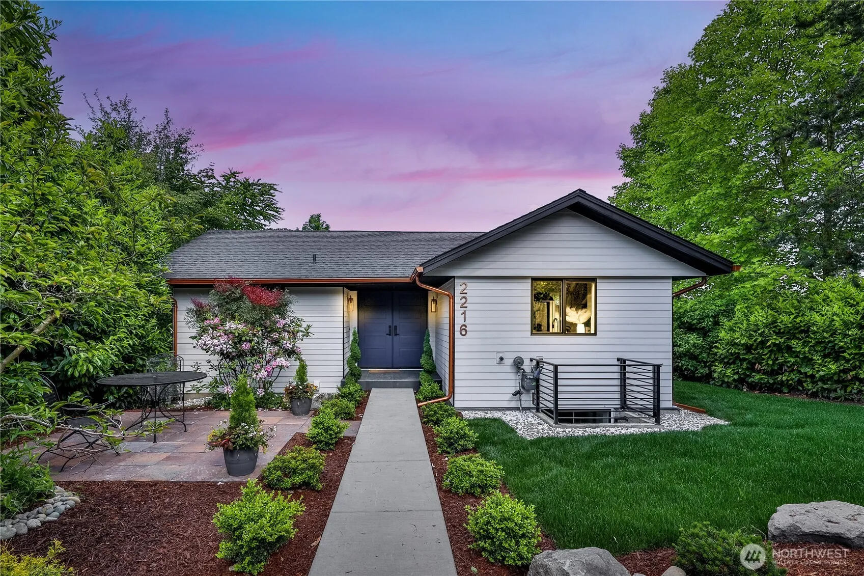 Property photo for 2216 18th Avenue S, Seattle photo 2
