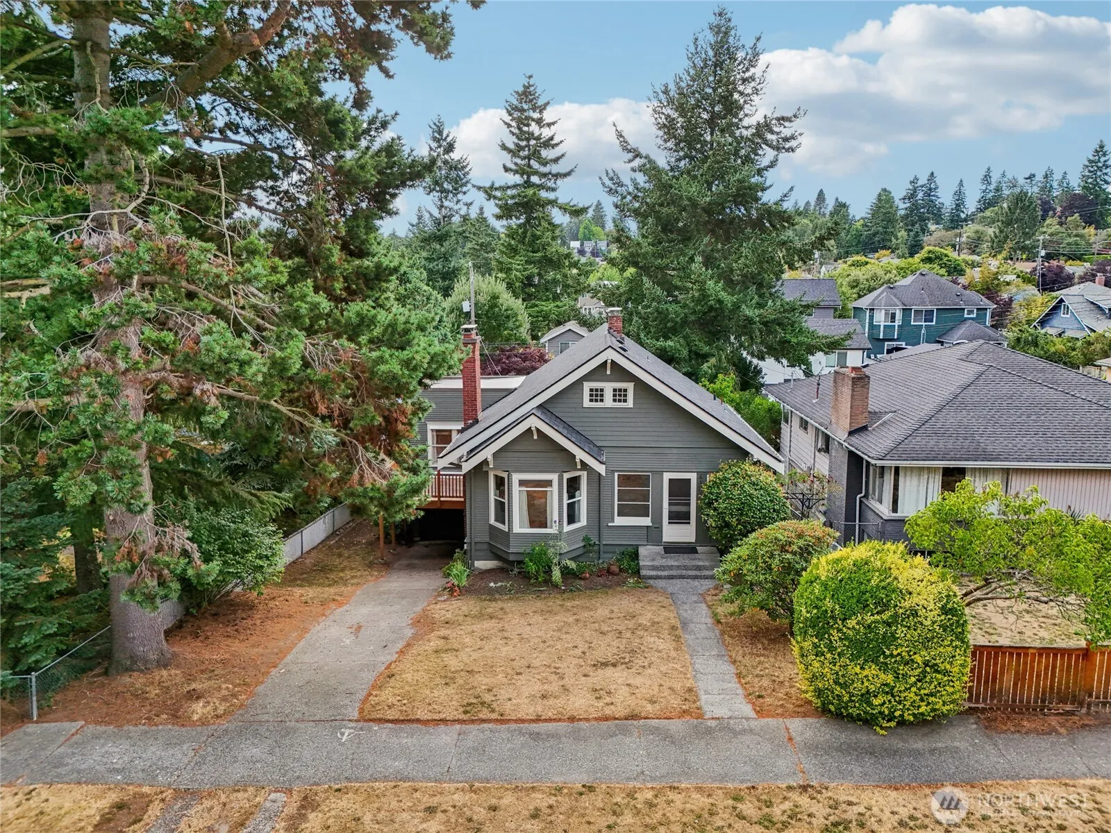 Property photo for 4437 46th Avenue Sw, Seattle photo 3