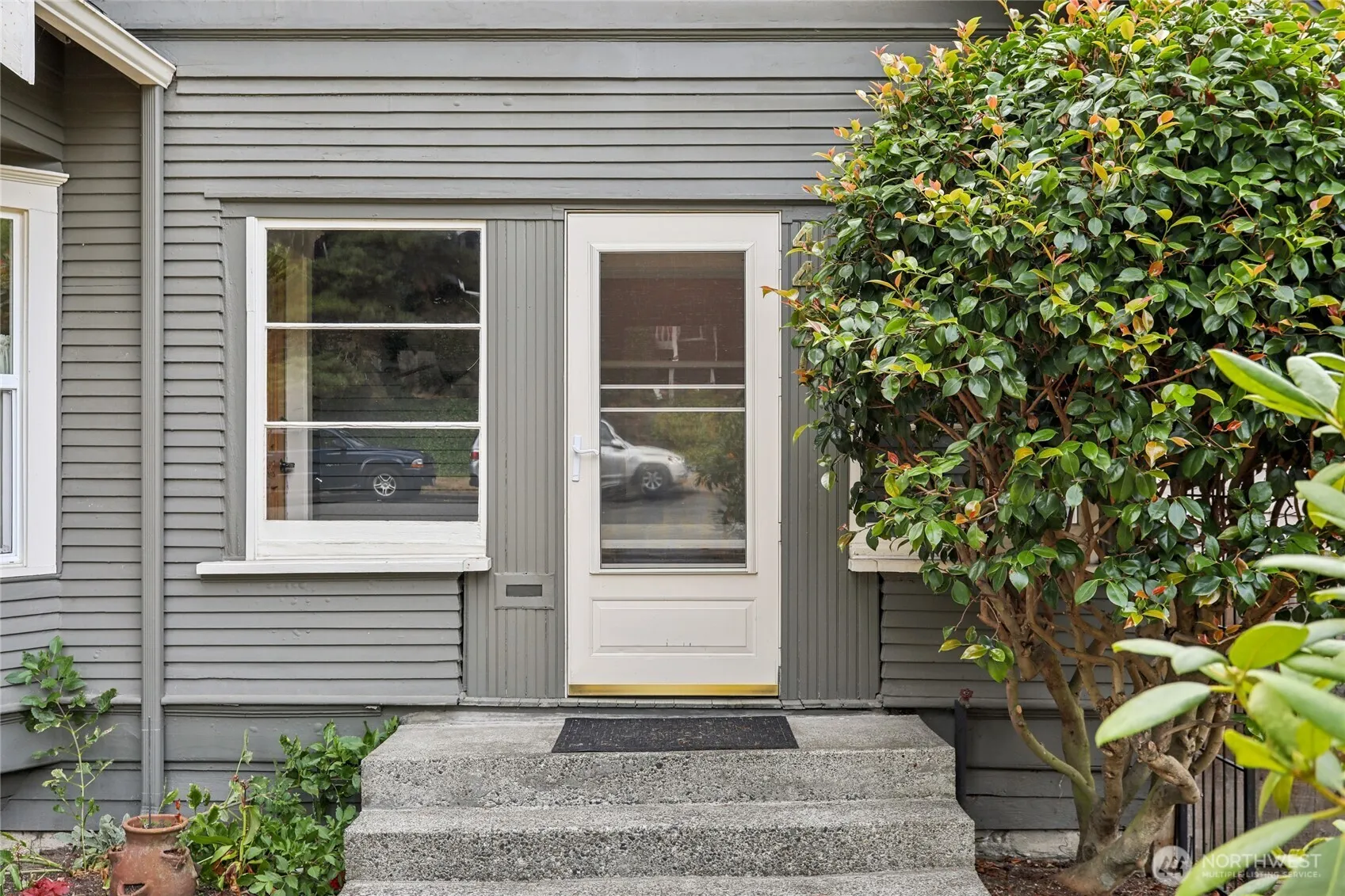 Property photo for 4437 46th Avenue Sw, Seattle photo 5