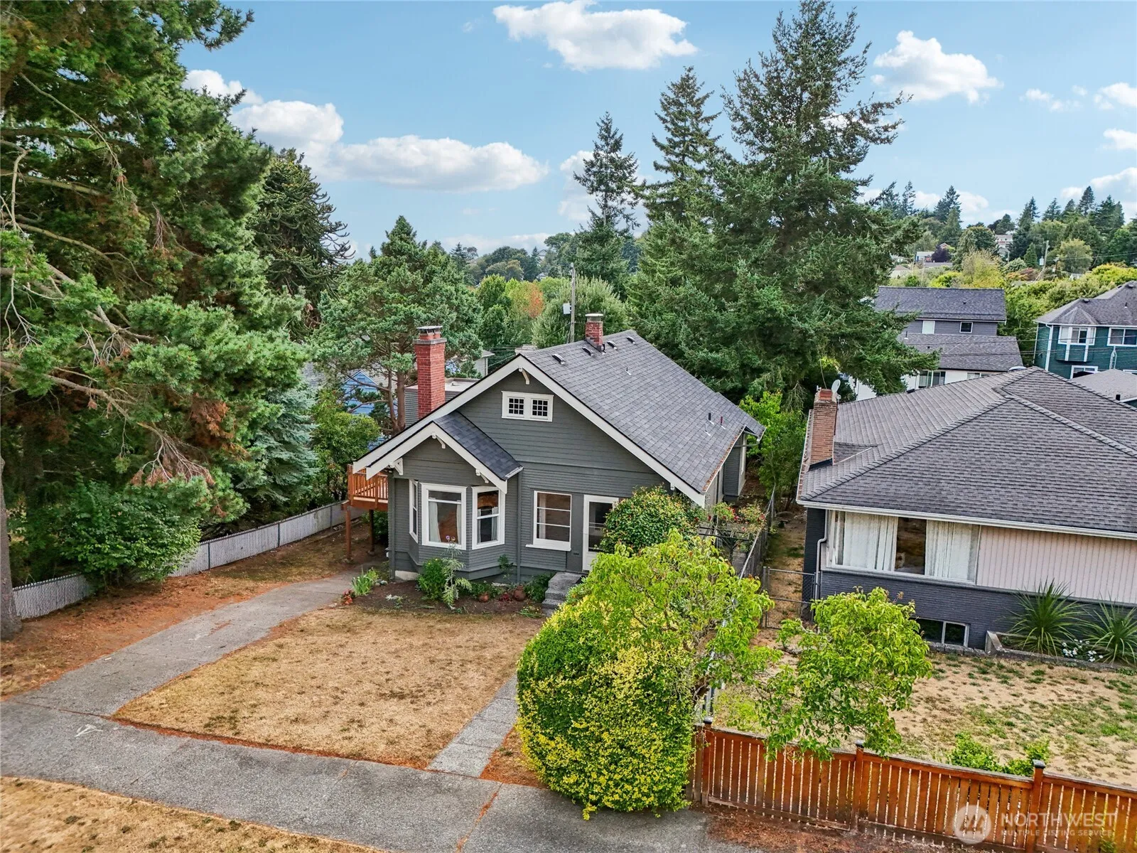 Property photo for 4437 46th Avenue Sw, Seattle photo 4
