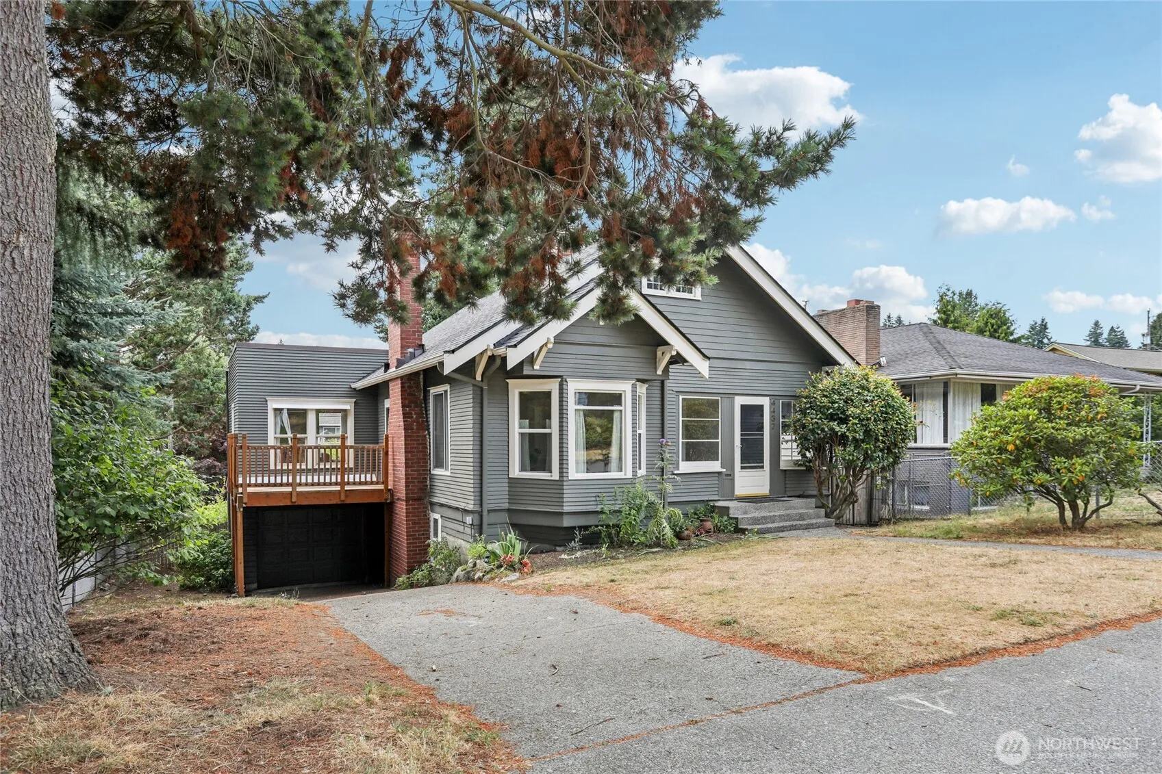 Property photo for 4437 46th Avenue Sw, Seattle photo 2