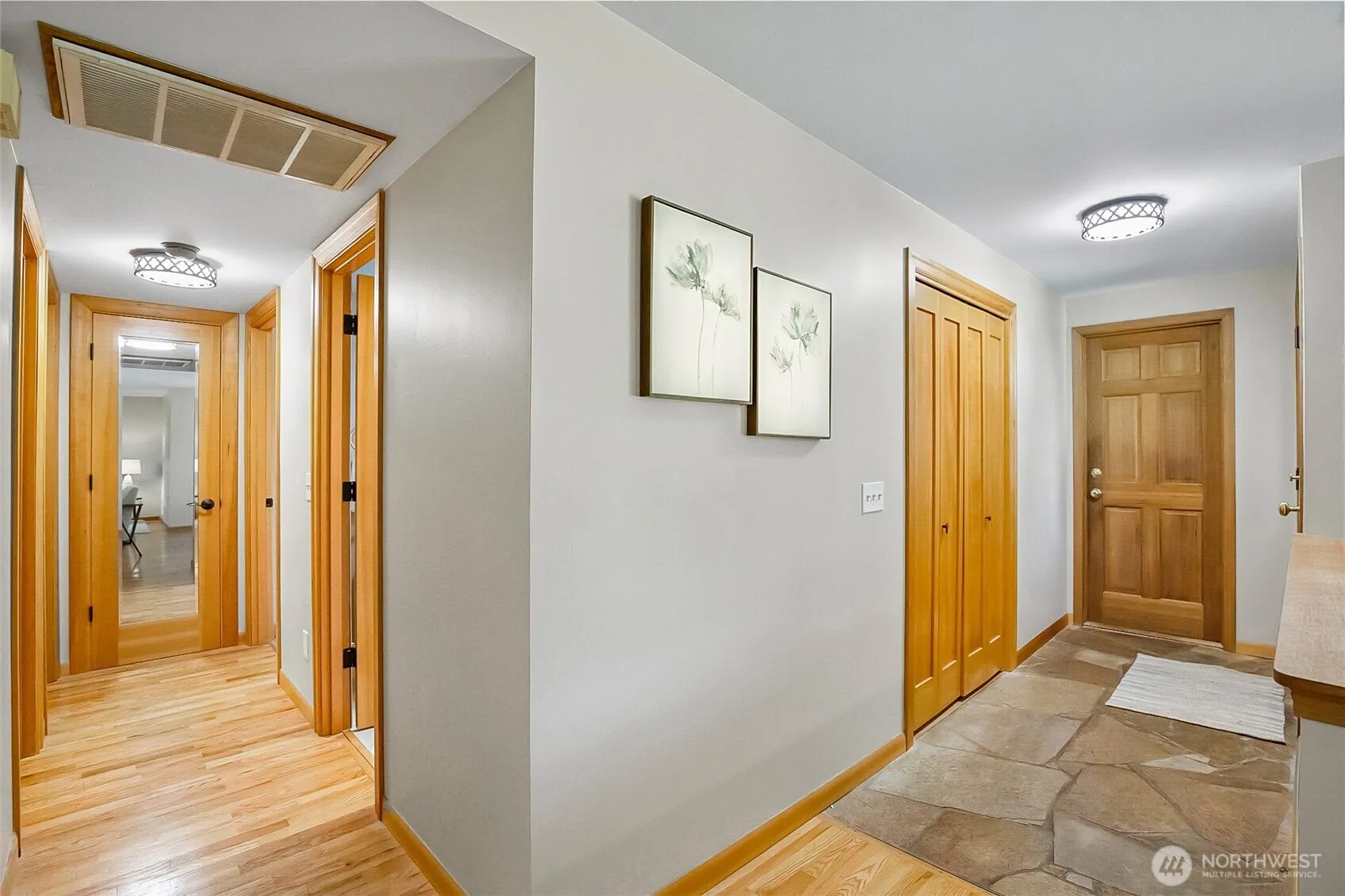 Property photo for 8622 Ne 139 Street, Kirkland photo 3