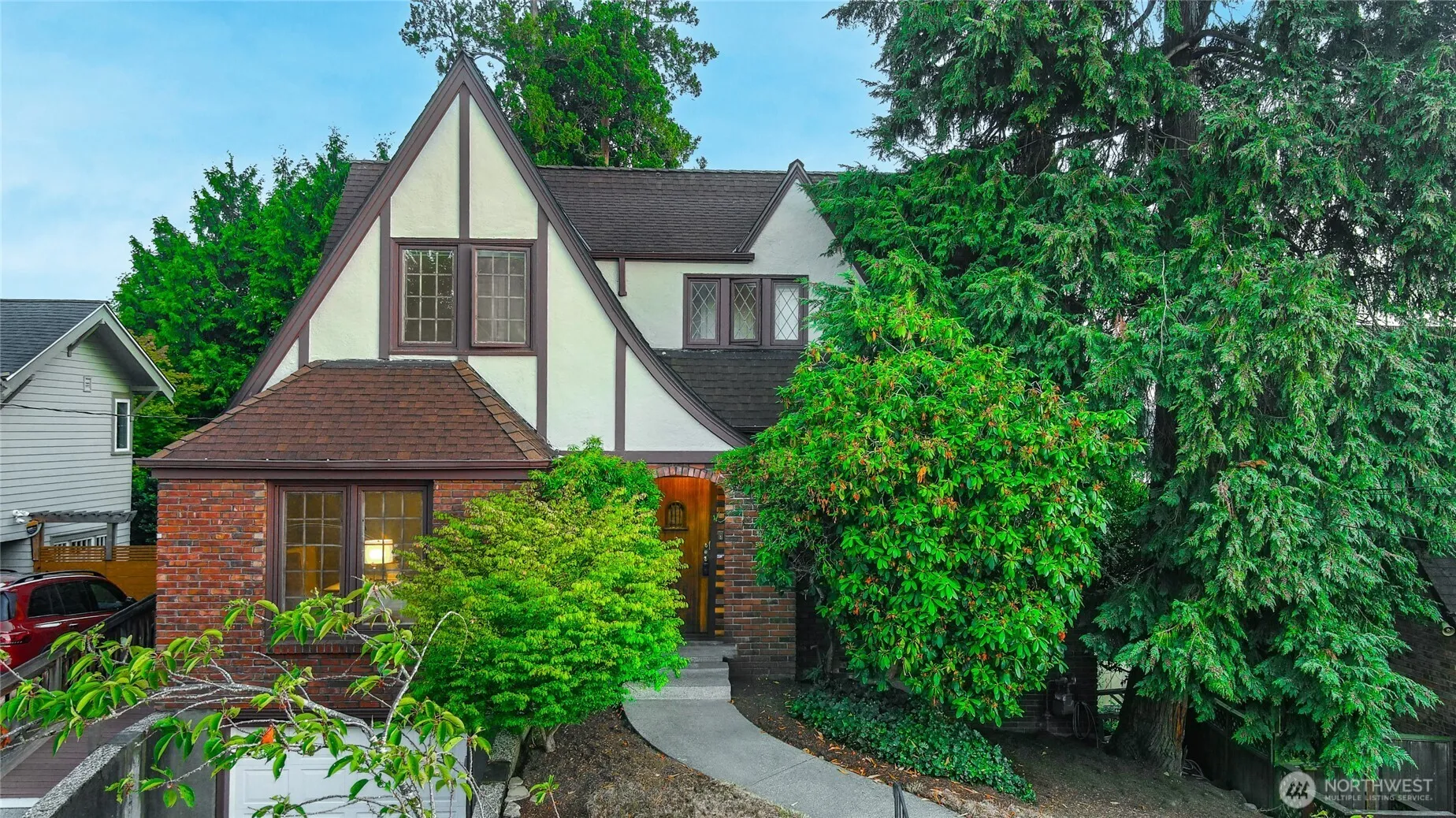 Property photo for 1015 Ne 71st Street, Seattle
