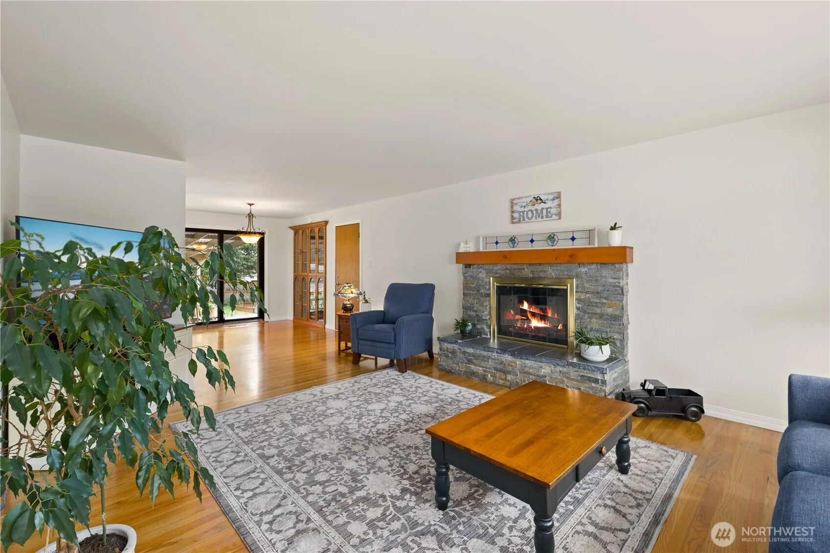 Property photo for 813 Jefferson Avenue Ne, Renton photo 5