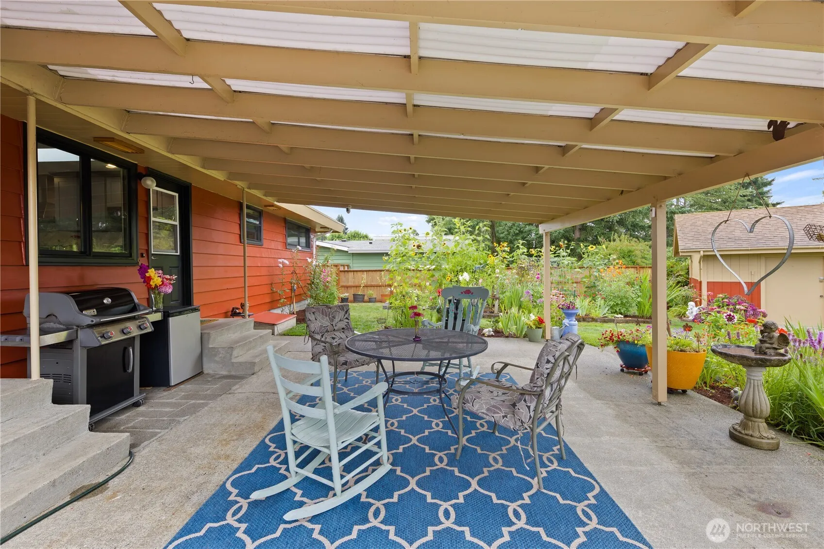Property photo for 813 Jefferson Avenue Ne, Renton photo 2