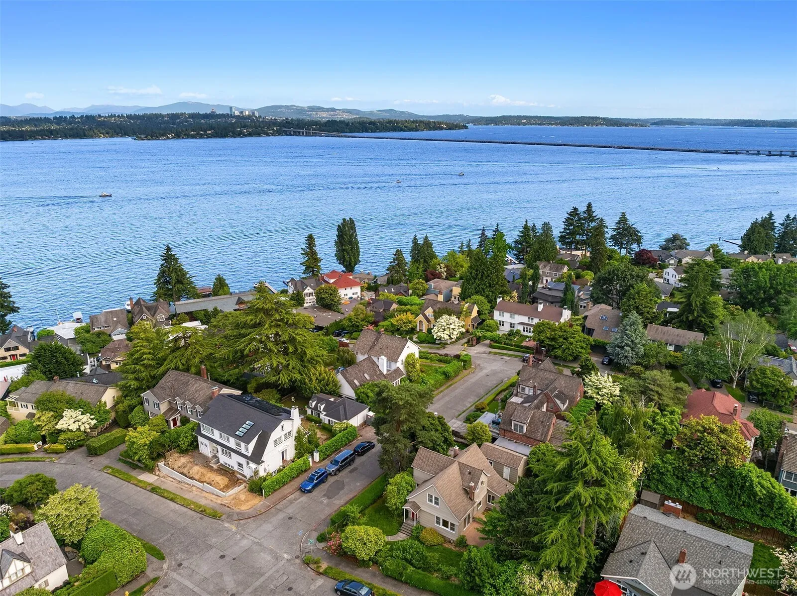 Property photo for 5217 Ne 43rd Street, Seattle photo 4