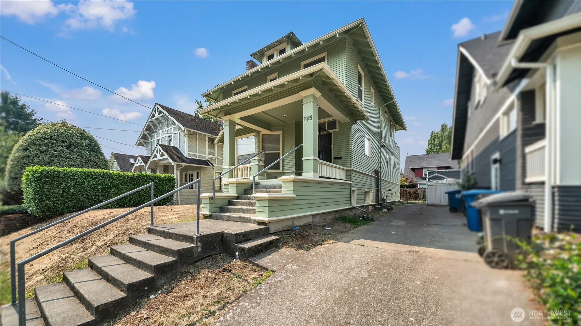 Property photo for 735 33 Avenue, Seattle photo 2