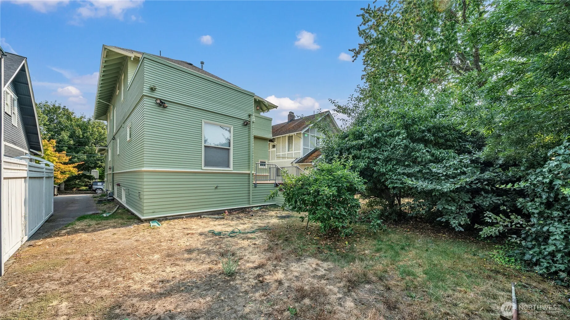 Property photo for 735 33 Avenue, Seattle photo 3