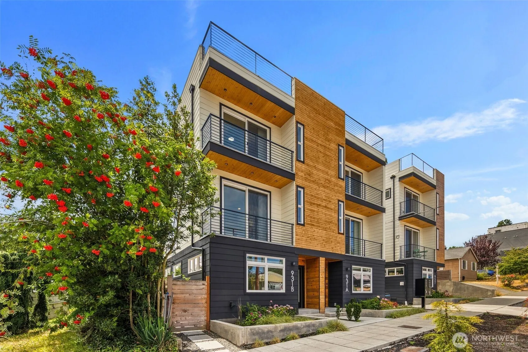 Property photo for 931 N 92nd Street #b, Seattle photo 2