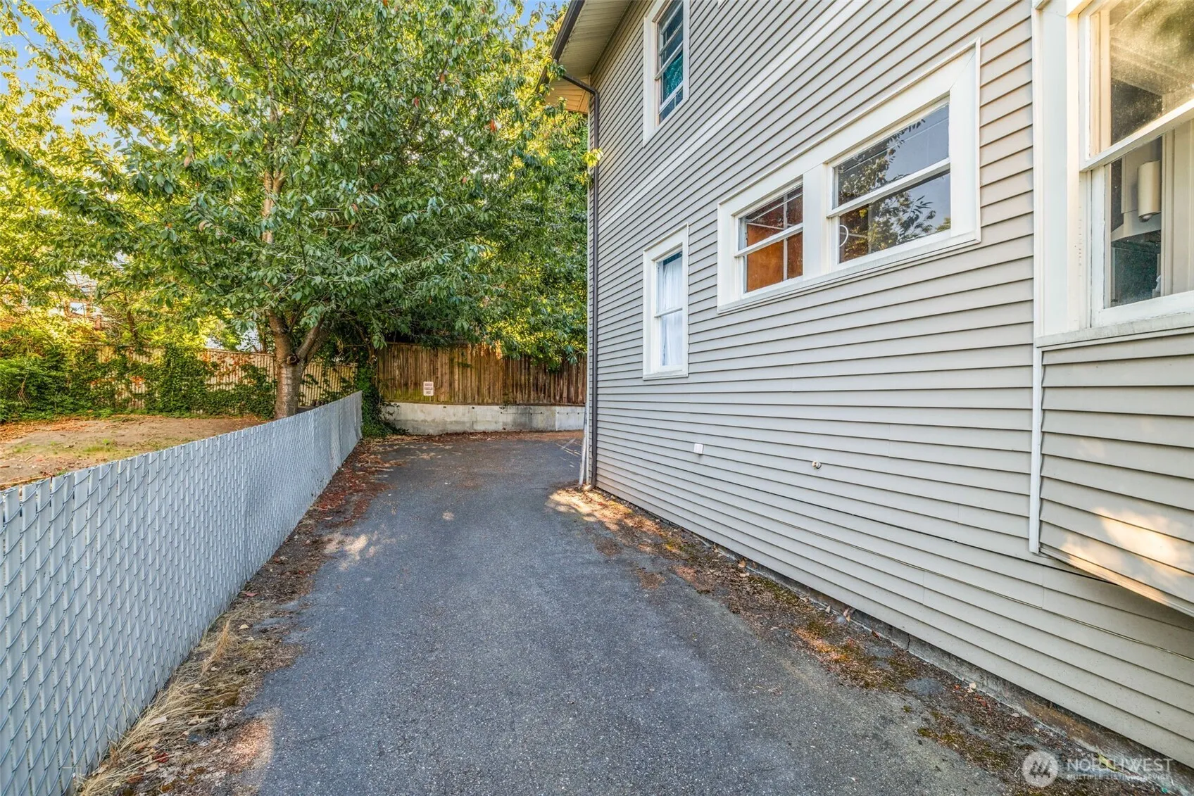 Property photo for 4322 5th Avenue Nw, Seattle photo 4