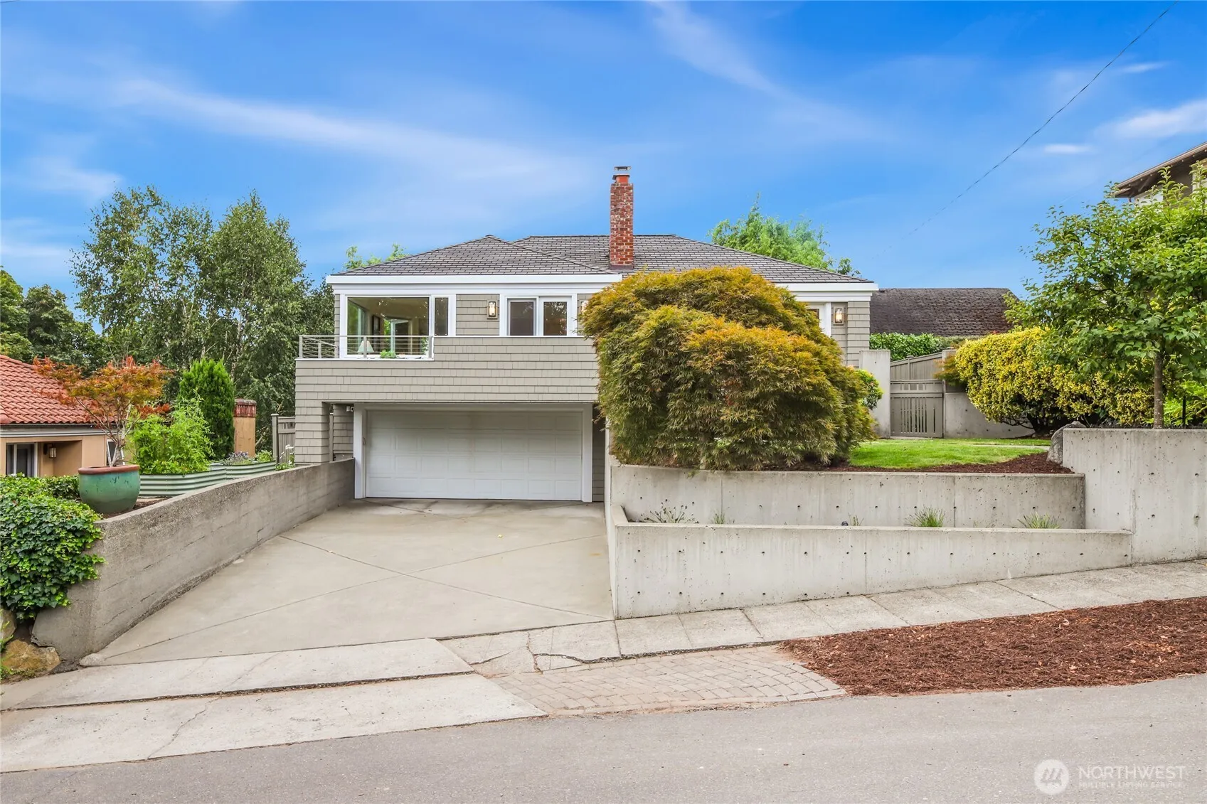 Property photo for 3513 Sw Hanford Street, Seattle photo 2
