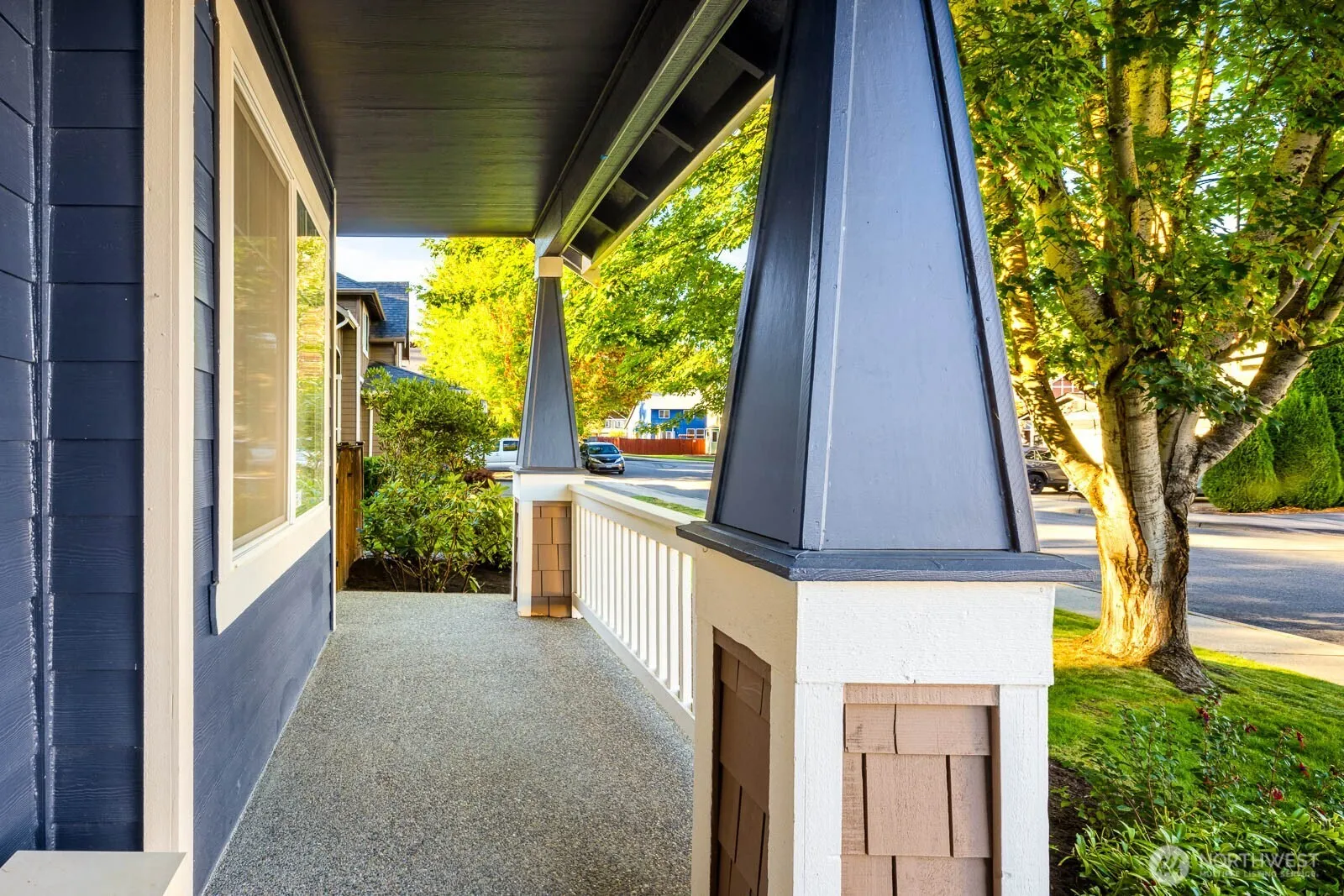 Property photo for 709 Rosario Place Ne, Renton photo 4