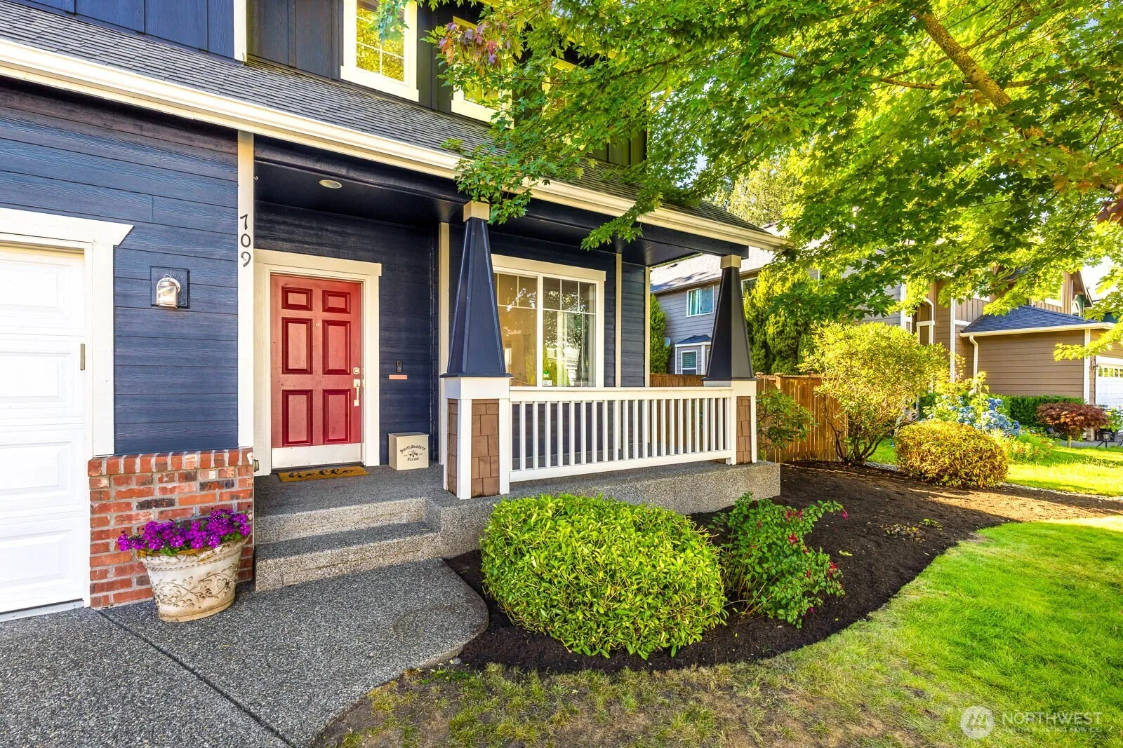 Property photo for 709 Rosario Place Ne, Renton photo 3