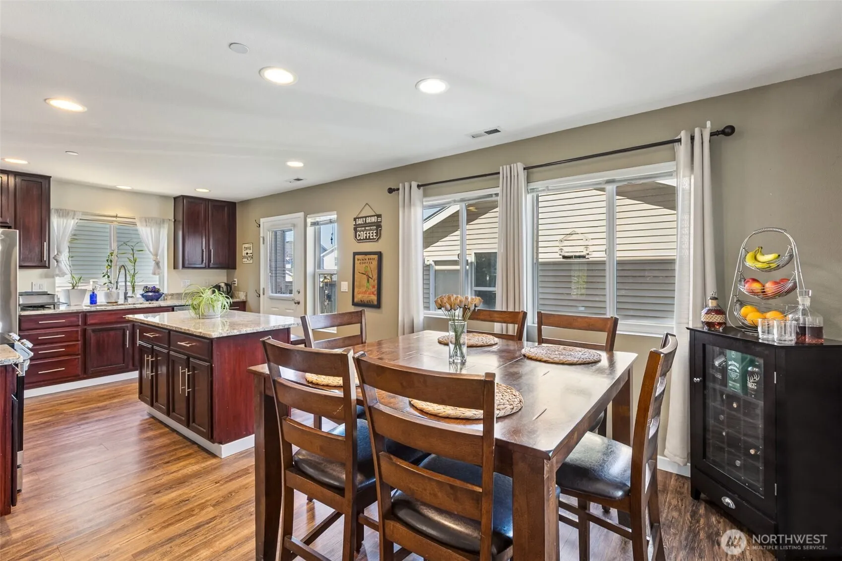 Property photo for 1718 Brown Avenue, Dupont photo 3