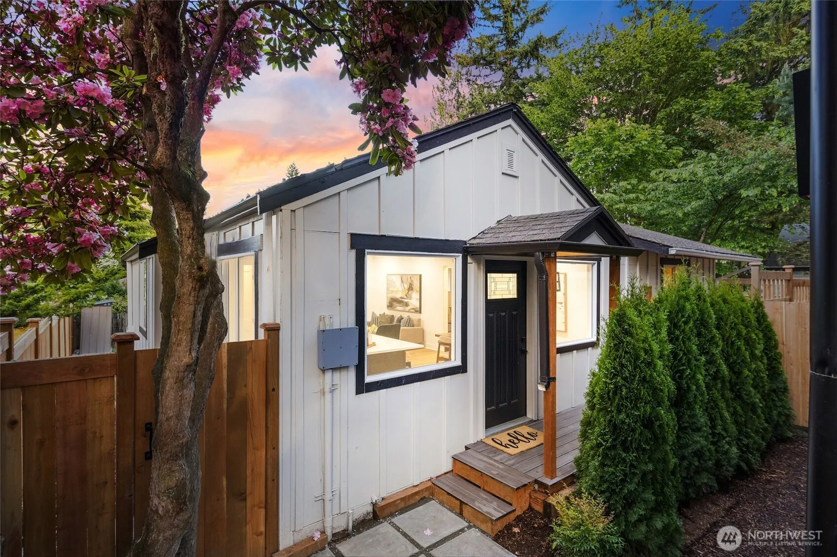 Property photo for 11550 22nd Avenue Ne, Seattle photo 2