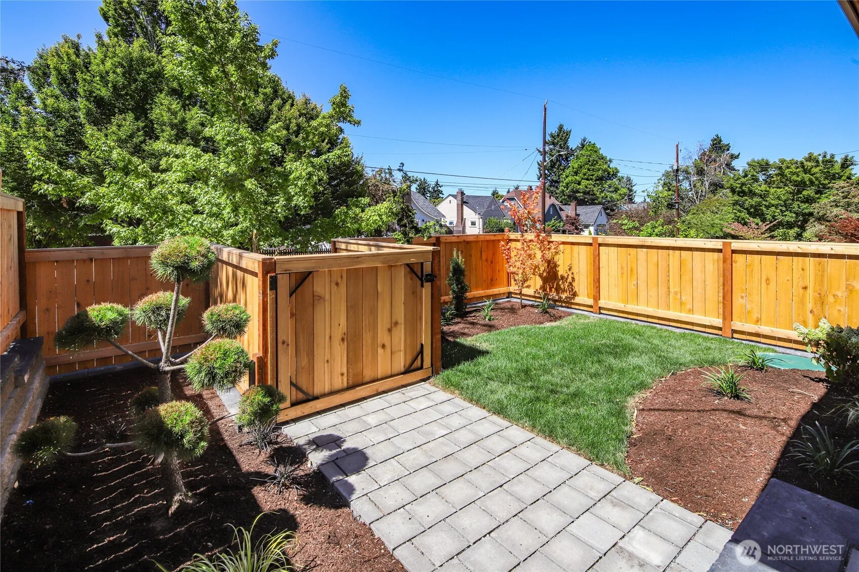 Property photo for 2746 38th Avenue Sw, Seattle photo 3