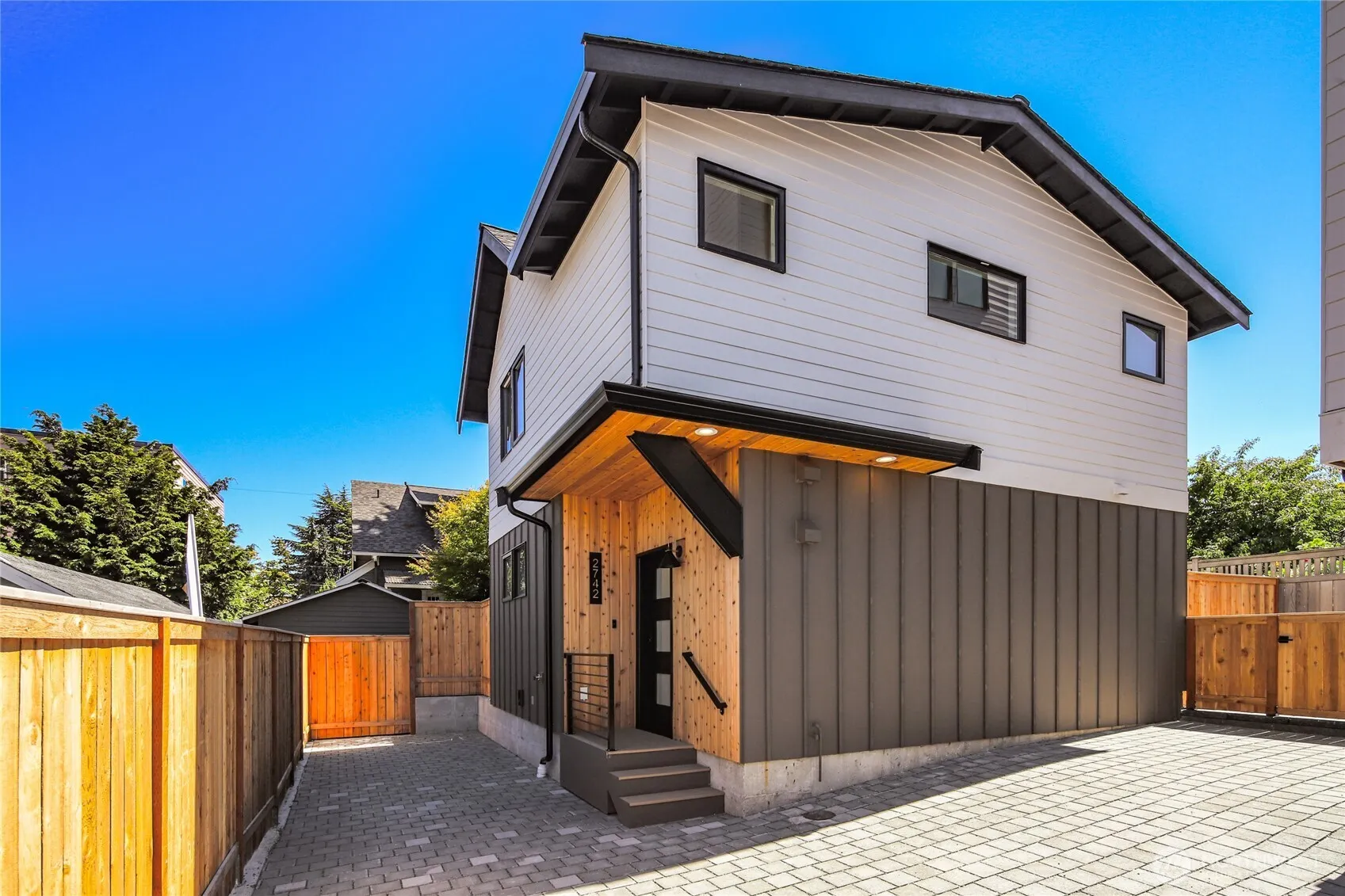 Property photo for 2742 38th Avenue Sw, Seattle