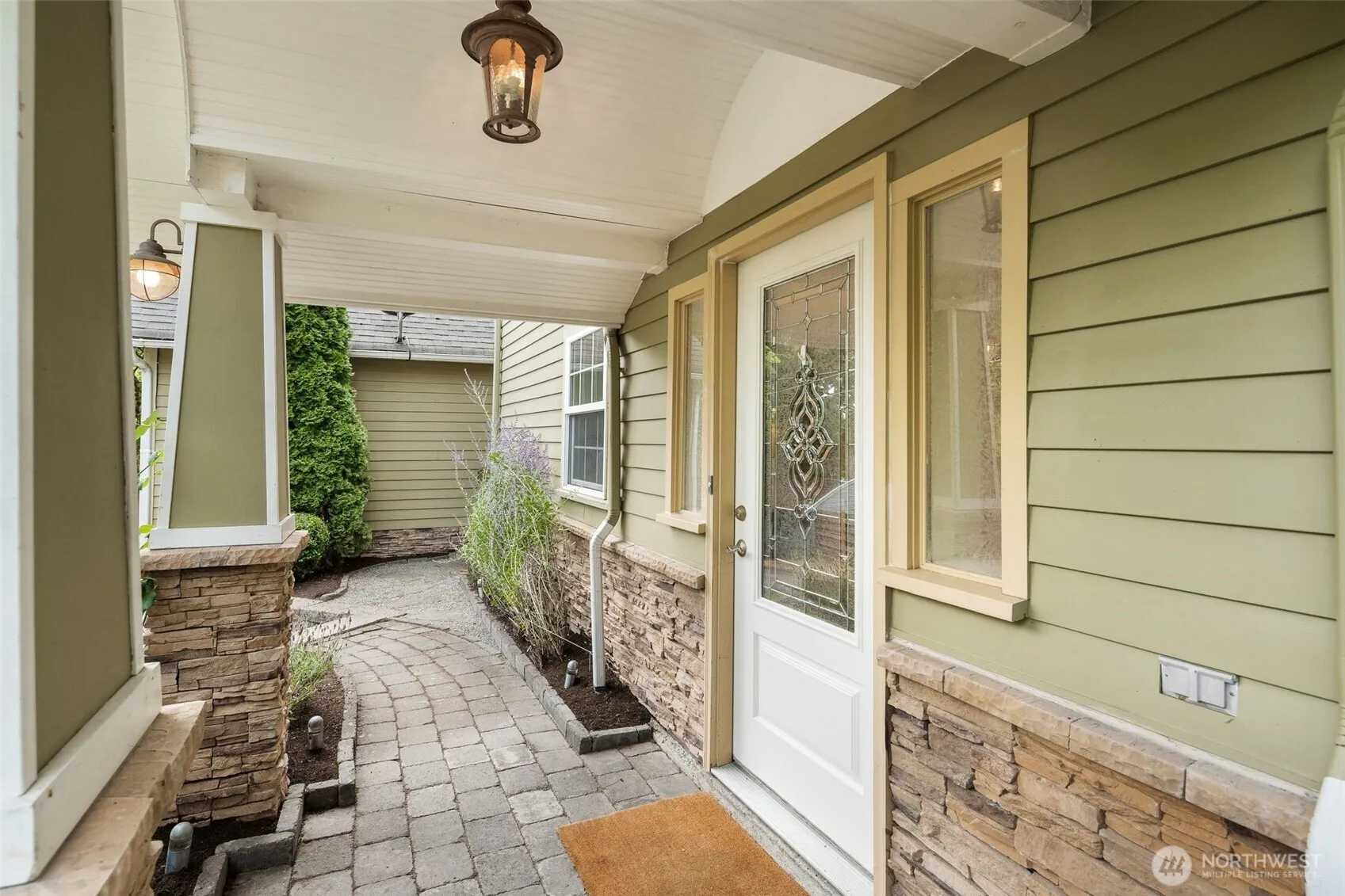 Property photo for 4552 51st Avenue Sw, Seattle photo 3