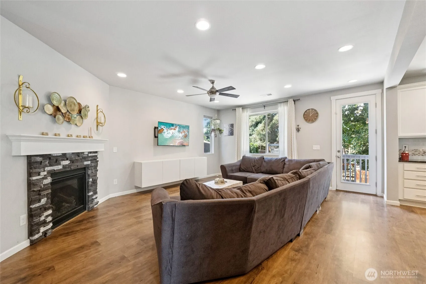 Property photo for 11133 5th Avenue Sw, Seattle photo 4
