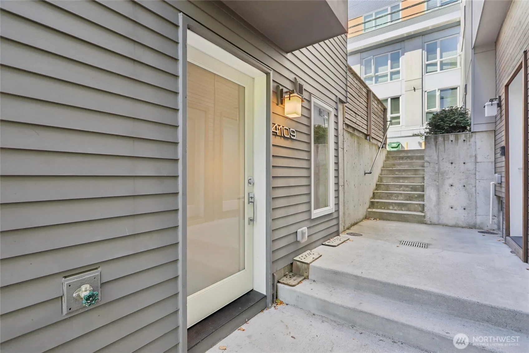 Property photo for 4109 Sw Oregon St., Seattle photo 2
