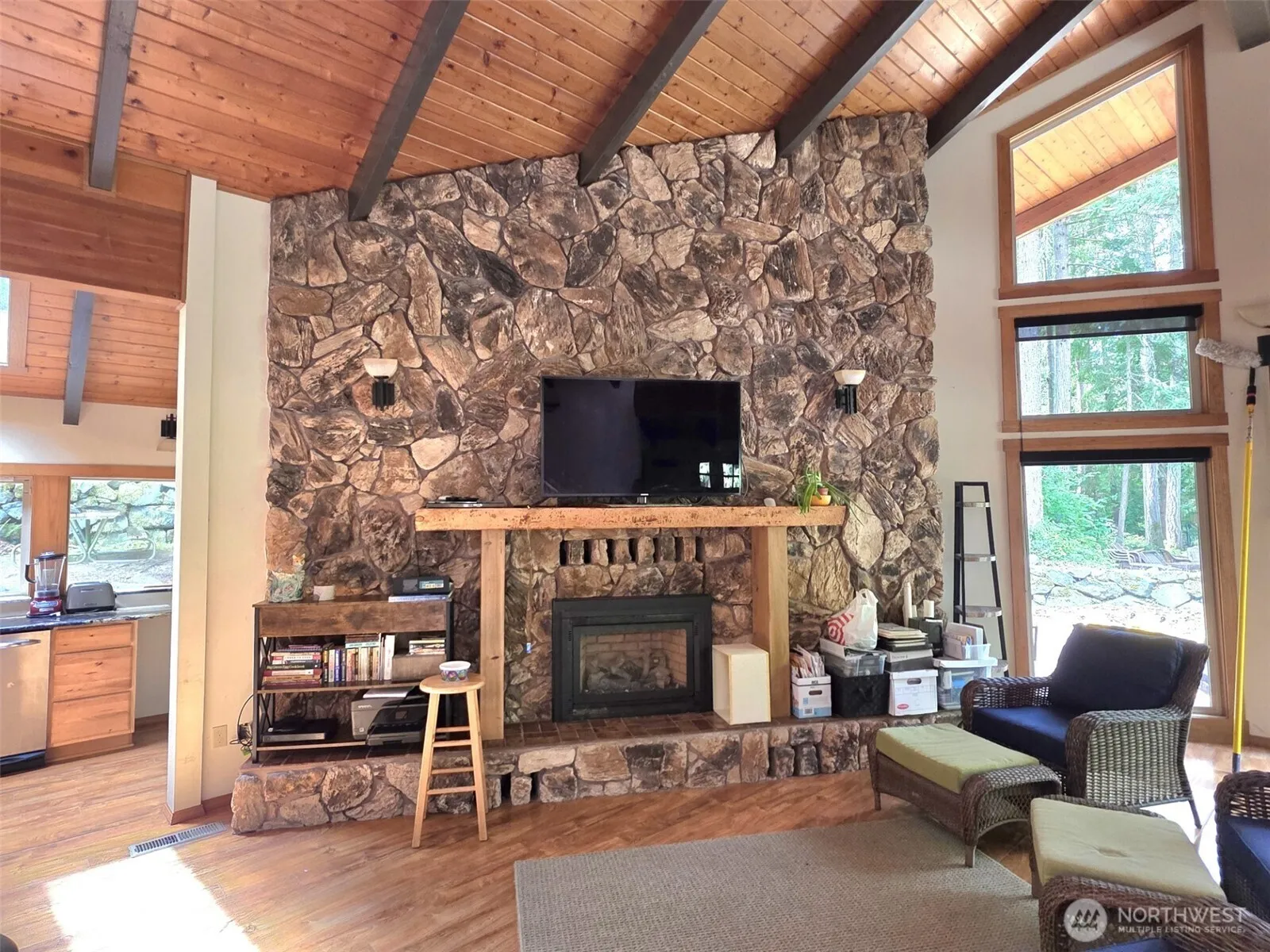 Property photo for 6136 Puget Beach Road Ne, Olympia photo 5