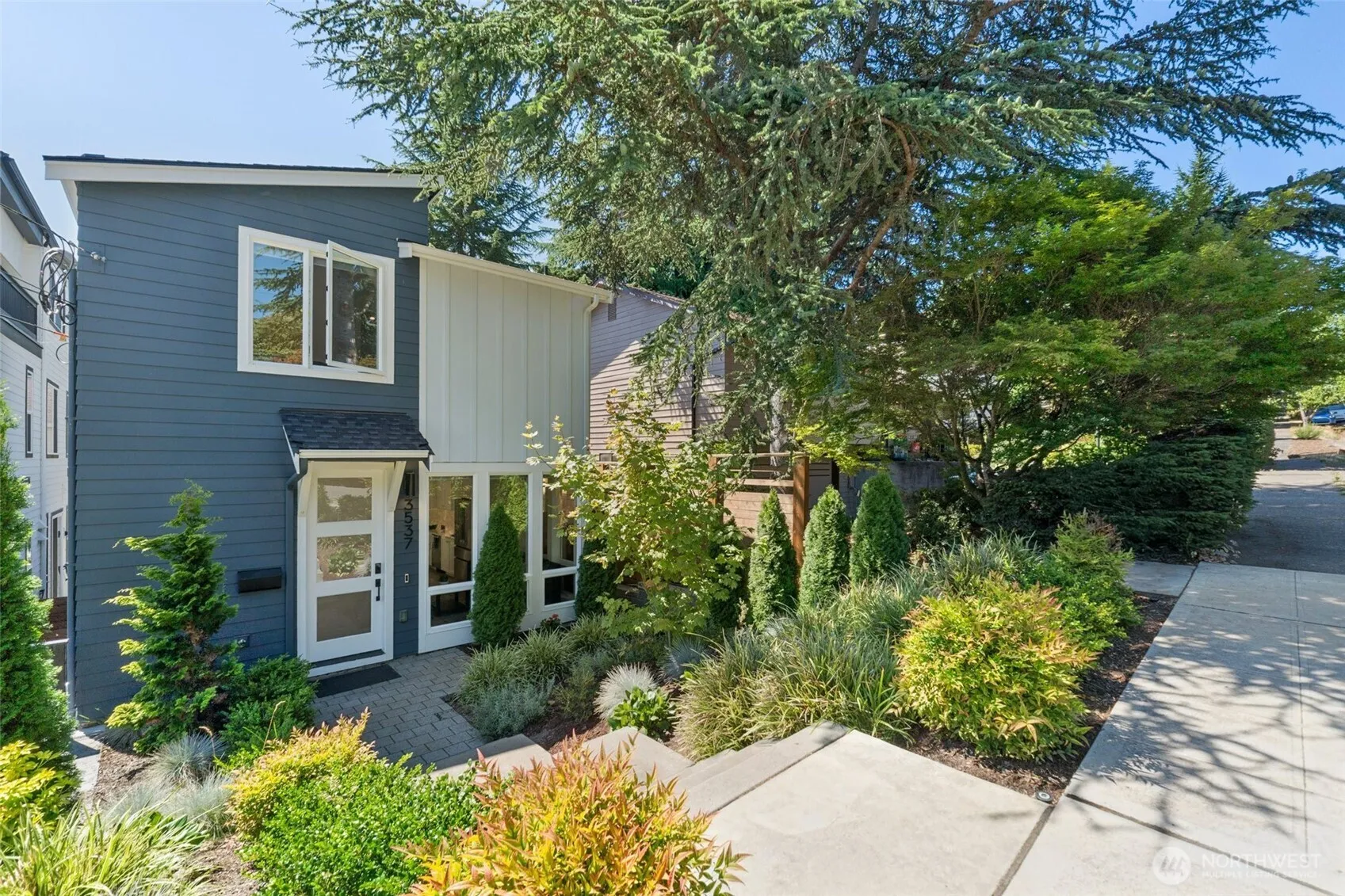 Property photo for 3537 Ne 93rd Street, Seattle photo 4