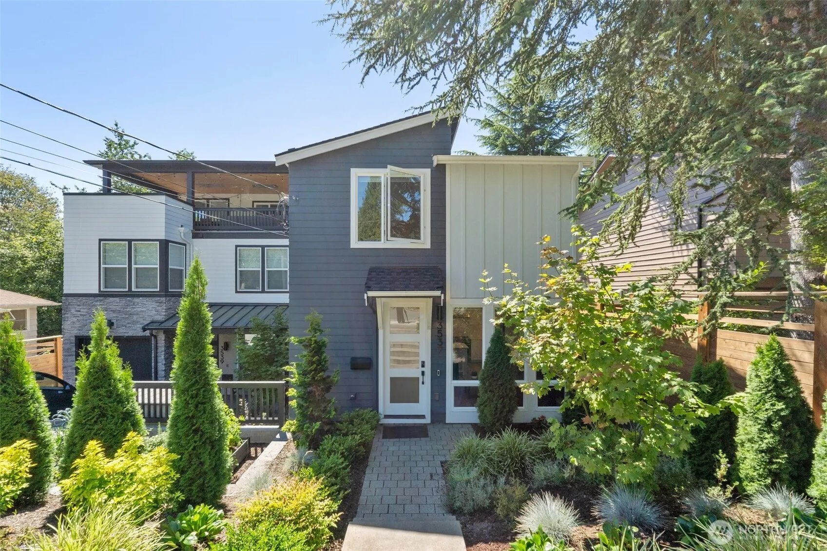 Property photo for 3537 Ne 93rd Street, Seattle photo 2