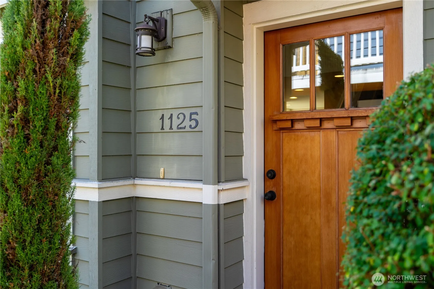 Property photo for 1125 24th Avenue S, Seattle photo 3