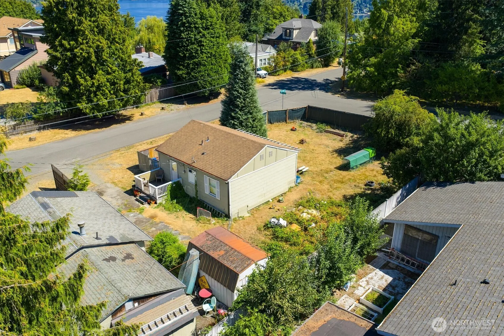 Property photo for 13757 39th Avenue Ne, Seattle photo 4