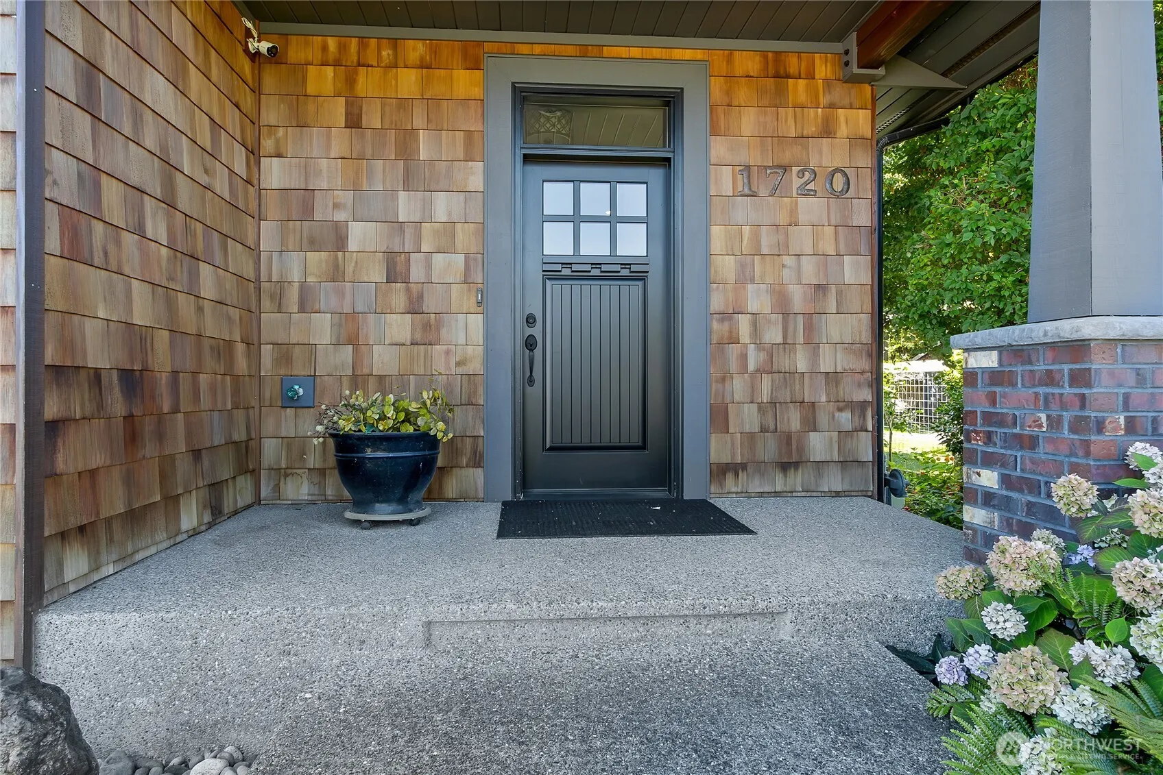 Property photo for 1720 8th Avenue Sw, Puyallup photo 3