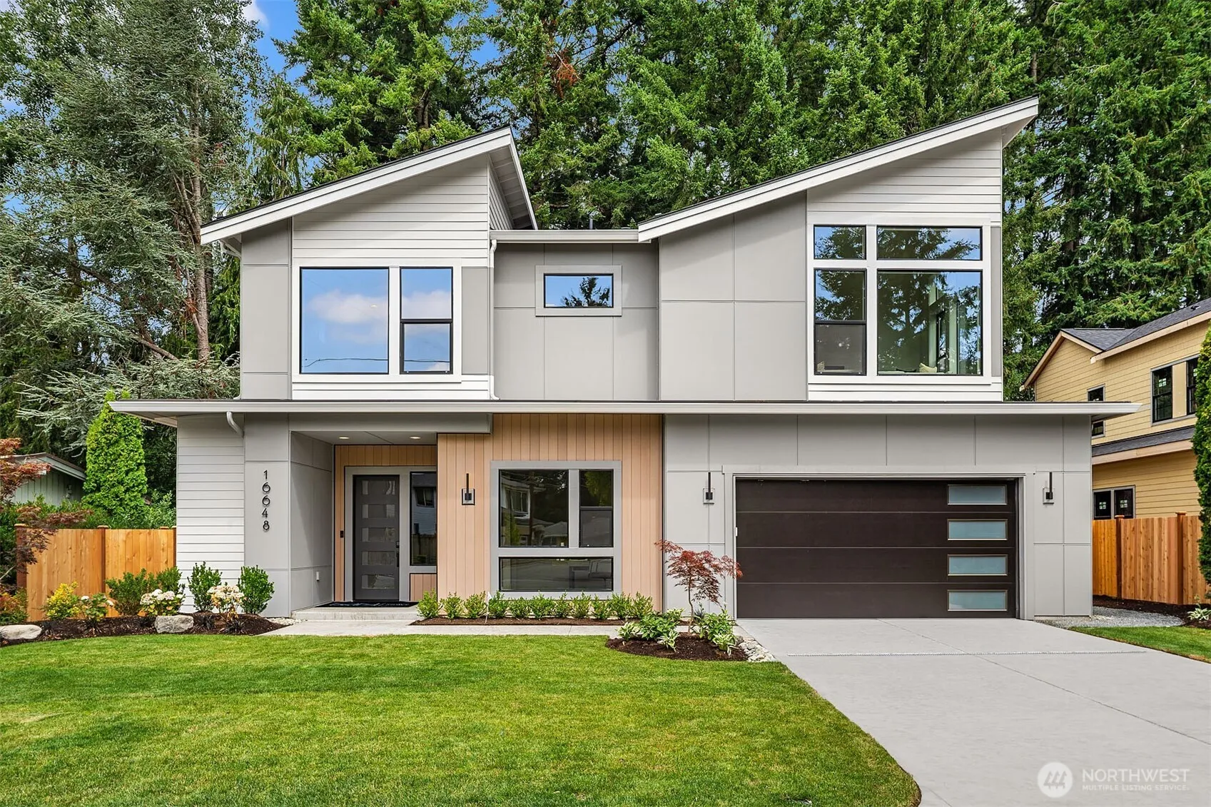 Property photo for 16648 Ne 12th Street, Bellevue